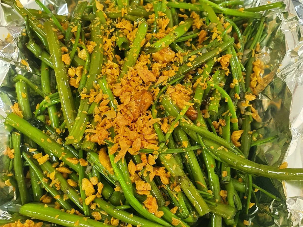 Rau muống xào tỏi / xào bò