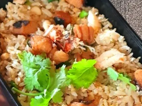 Cơm chiên cua cá mặn