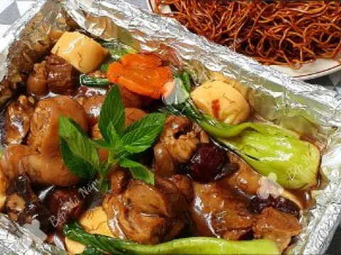 Giò heo hầm tóc tiên