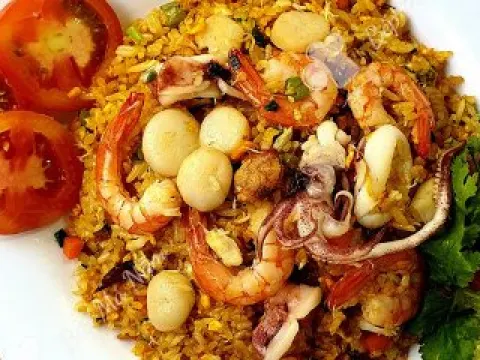 Cơm chiên hải sản